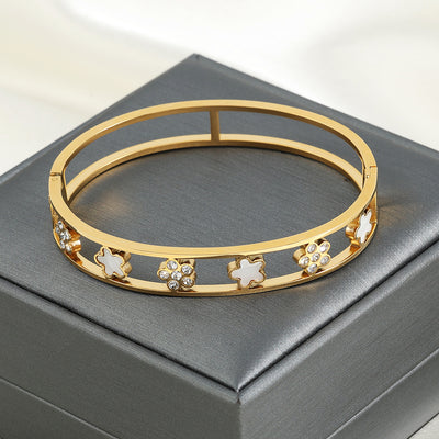 Fashion Multi-Diamond Five-leaf Flower Bracelet